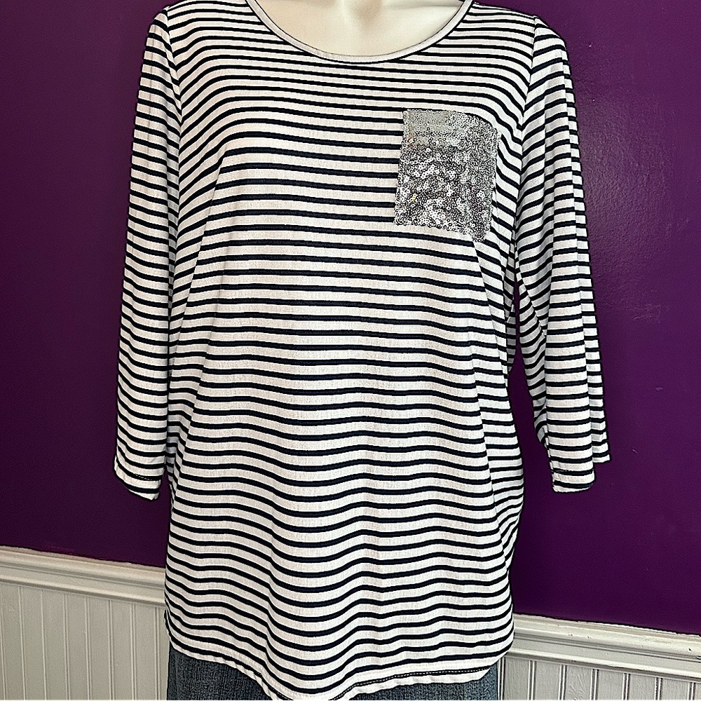 Avenue 3/4 sleeve shirt with sequin pocket